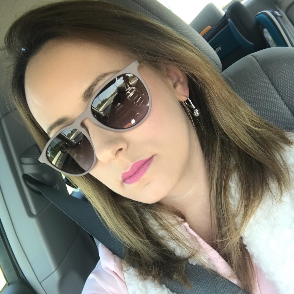 Meet your Posher, Talita